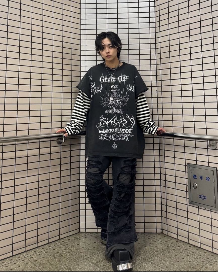 GRANCY 総柄ラインストーングラフィックロンT S8 ボーダー