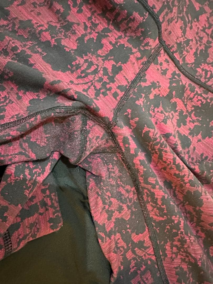 ルルレモン　エンジ　ブラック　上下　セット