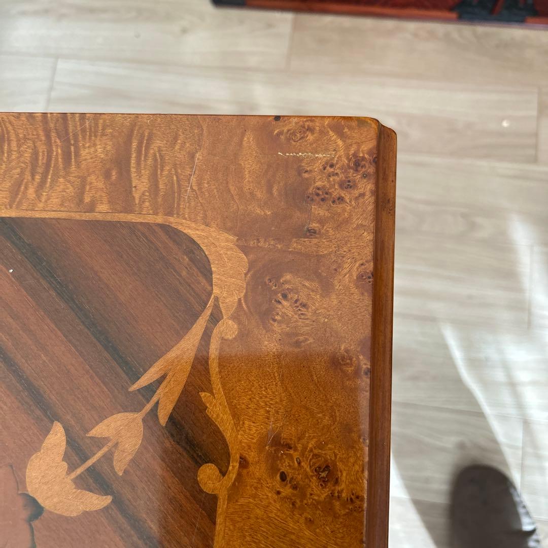 装飾的インレイの木製チェスト　W75.5xD39.5xH63.5cm