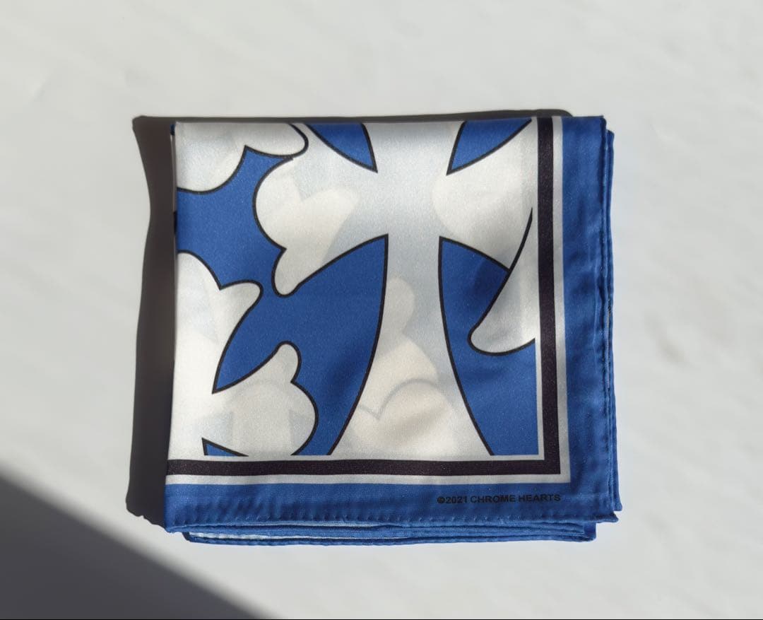 新品未使用　春物クロムハーツ　柄chクロス大判スカーフ 今日感謝限定価格
