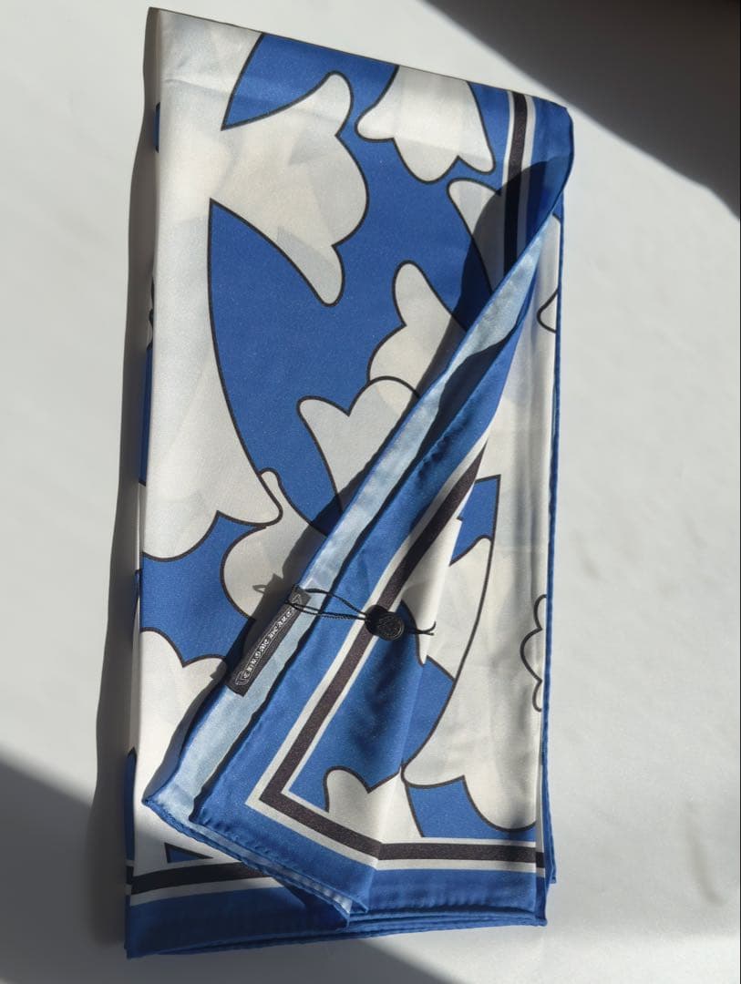 新品未使用　春物クロムハーツ　柄chクロス大判スカーフ 今日感謝限定価格