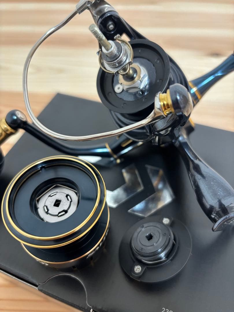 23ソルティガ 4000XH 超美品