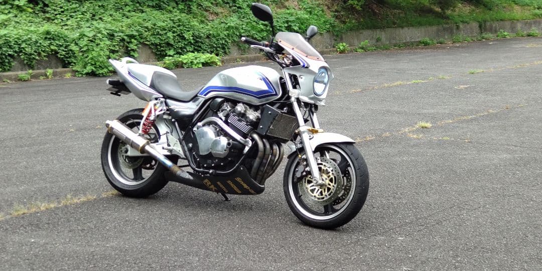 CB400SF NC 39&42前期用アンダーカウル&タンクカバーになります。