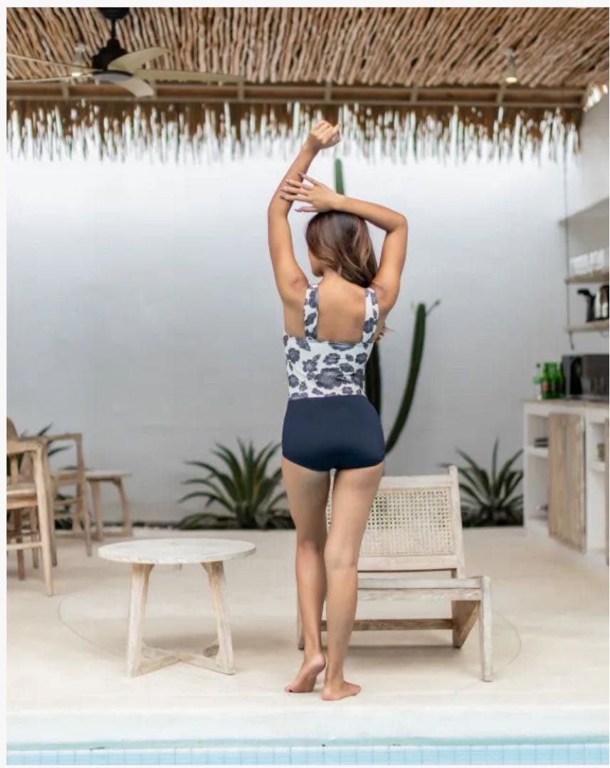 swell flower スウェルフラワー　旧　エコビッチ　花柄　ワンピース水着