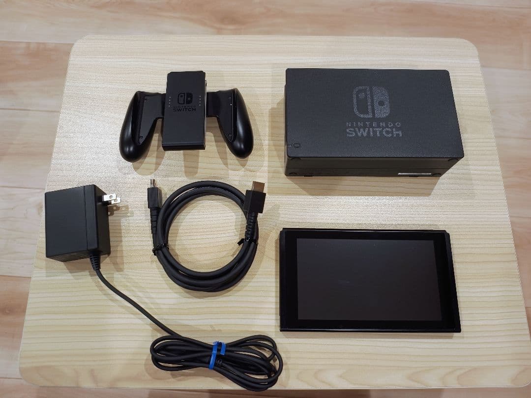 Nintendo Switch 本体 ジョイコンなし　ニンテンドースイッチ