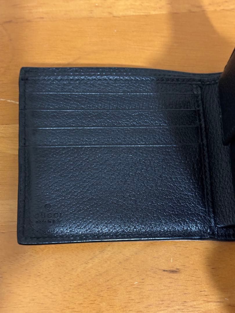 GUCCI 二つ折り財布 ブラック ストライプ