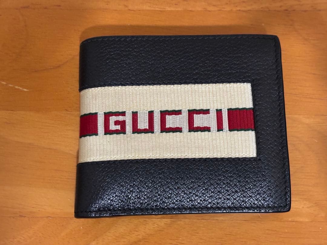 GUCCI 二つ折り財布 ブラック ストライプ