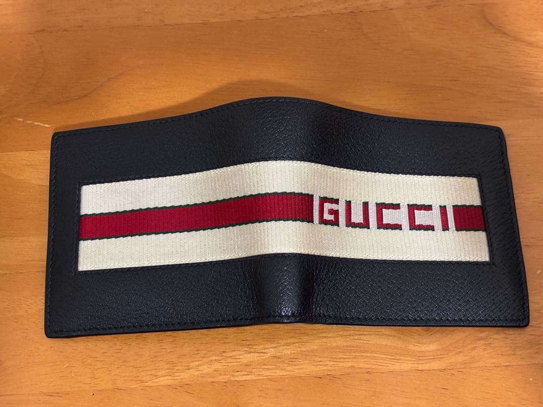 GUCCI 二つ折り財布 ブラック ストライプ