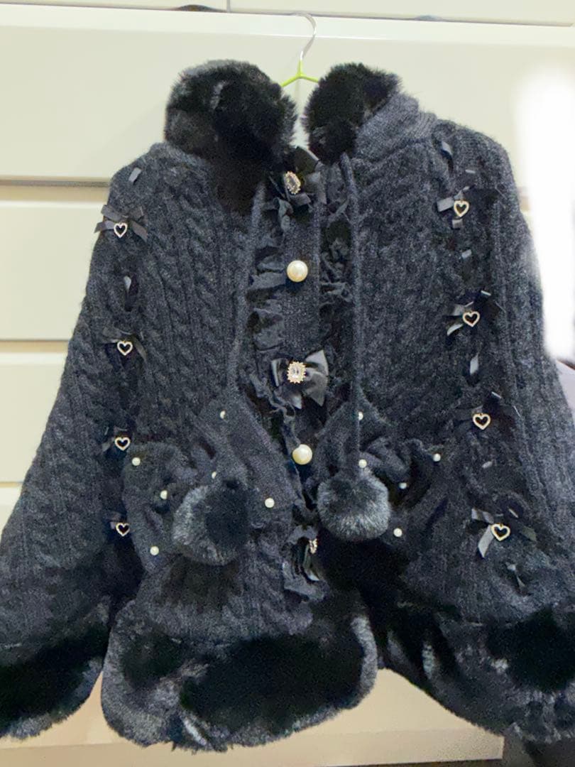 LIZLISA リズリサポンポンリボンニットファーポンチョブラック 黒