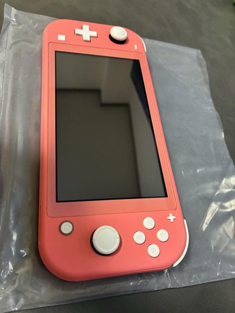 ほぼ新品 Nintendo Switch Lite スイッチライト本体 コーラル