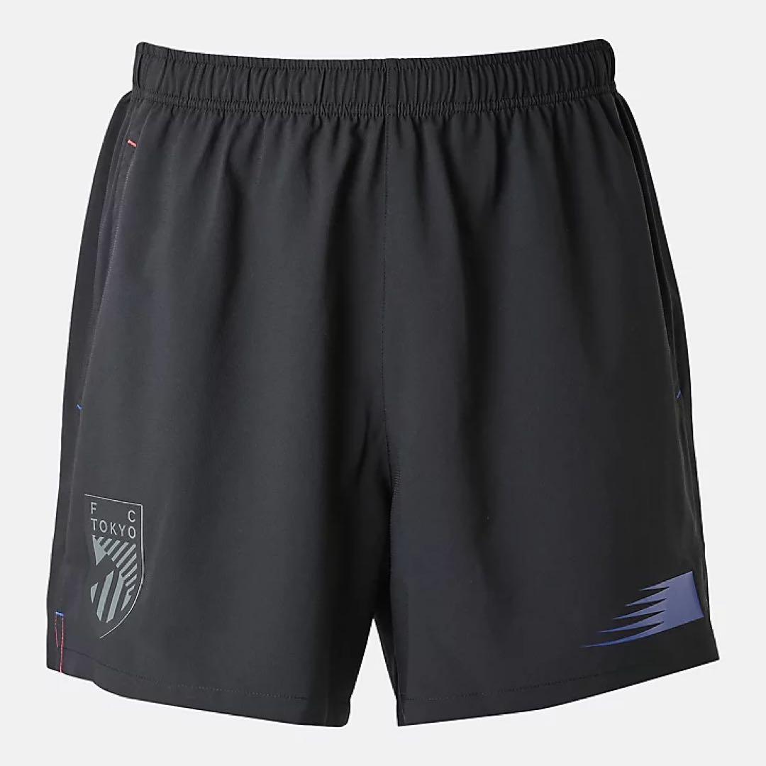 2025 FC東京×ニューバランス　ブラックアウトTシャツ　ウーブンショーツ　Ｌ