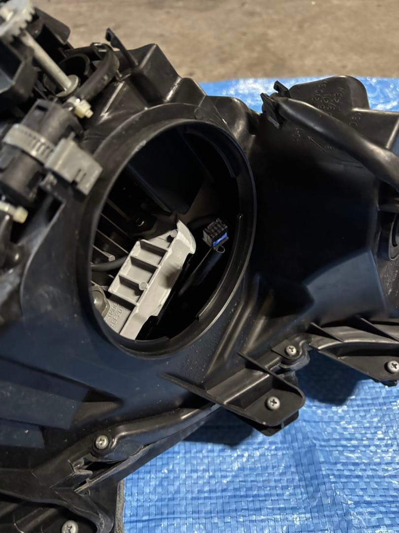 トヨタ ランドクルーザー150中期 ヘッドライト 2個セット