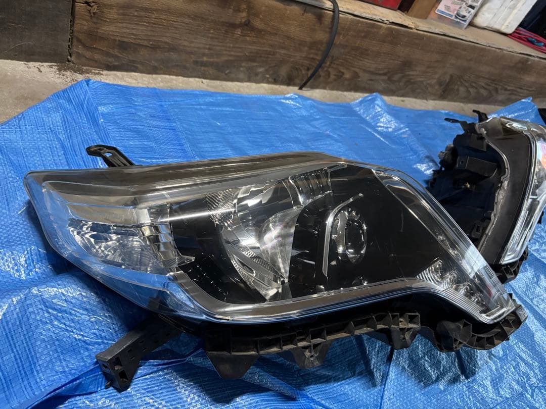 トヨタ ランドクルーザー150中期 ヘッドライト 2個セット