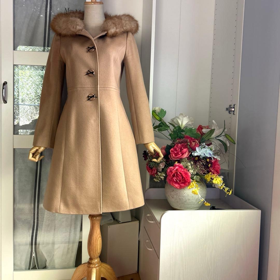 美品　トッカ やや艶ある上質カシミヤ98%使用材美しいシルエット　ロングコート