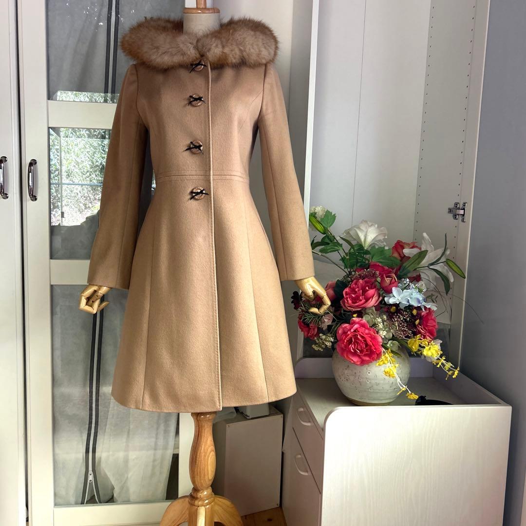 美品　トッカ やや艶ある上質カシミヤ98%使用材美しいシルエット　ロングコート