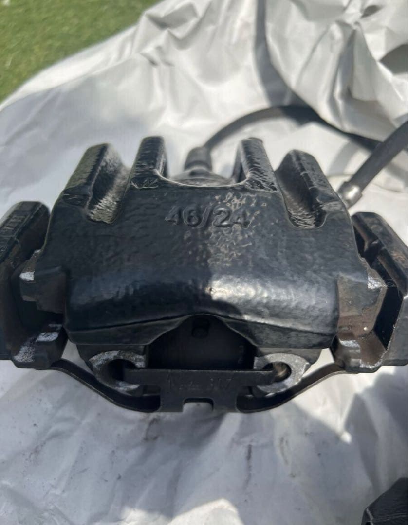  E90 E92 E93 M3 ブレーキキャリパー　パッド