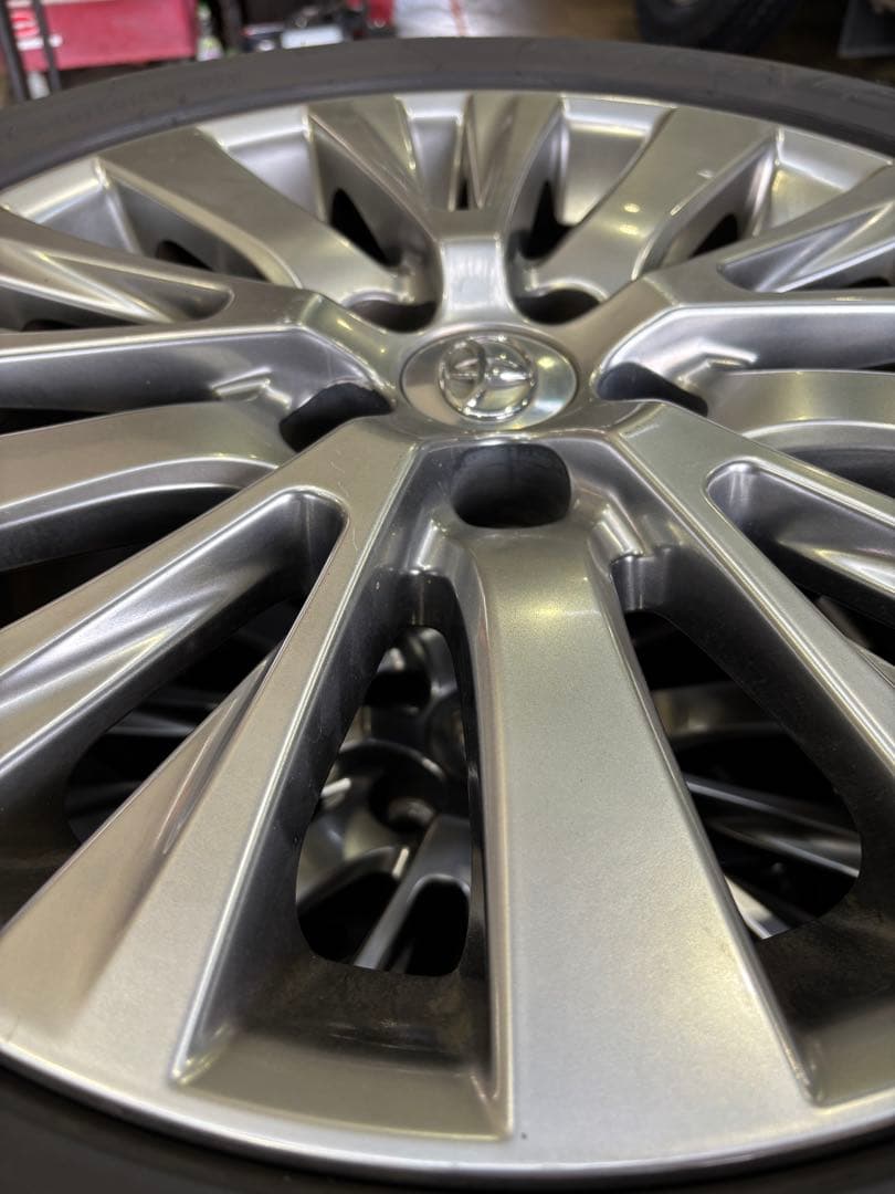 235/50R18 シルバースポークホイール