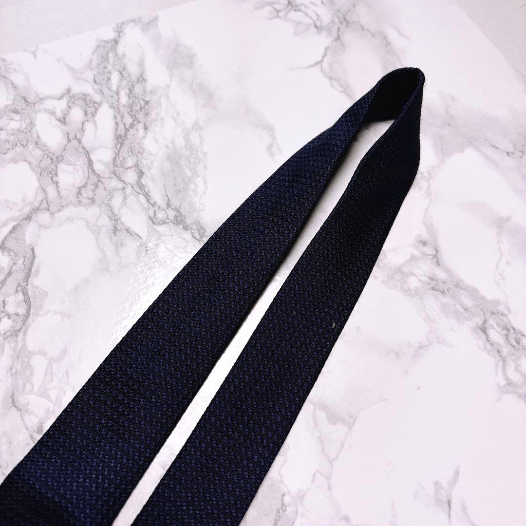 ♡極美品♡Gucci グッチネクタイ　ナロータイ　現行タグ　蜂　シェリーライン