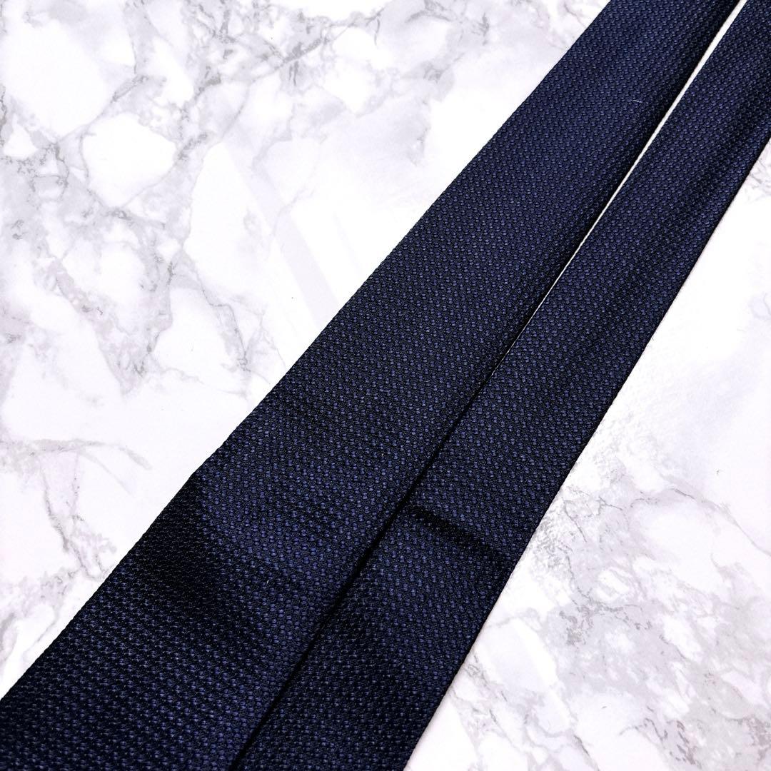 ♡極美品♡Gucci グッチネクタイ　ナロータイ　現行タグ　蜂　シェリーライン