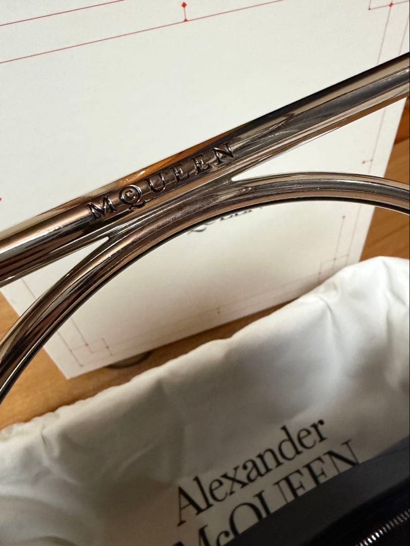 Alexander Maqueen Tバー　2way ショルダーバッグ