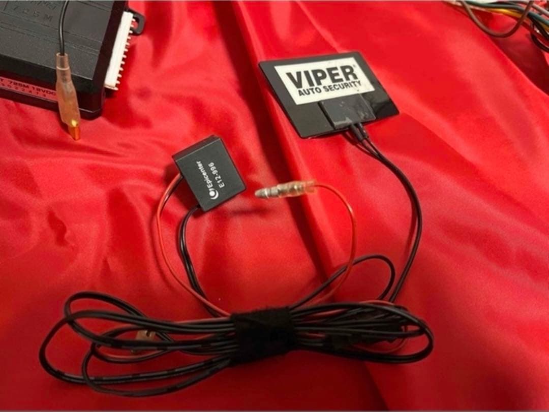 ウ*チ様 カーセキュリティ　ホーネット725M ＋オプション多数　VIPER