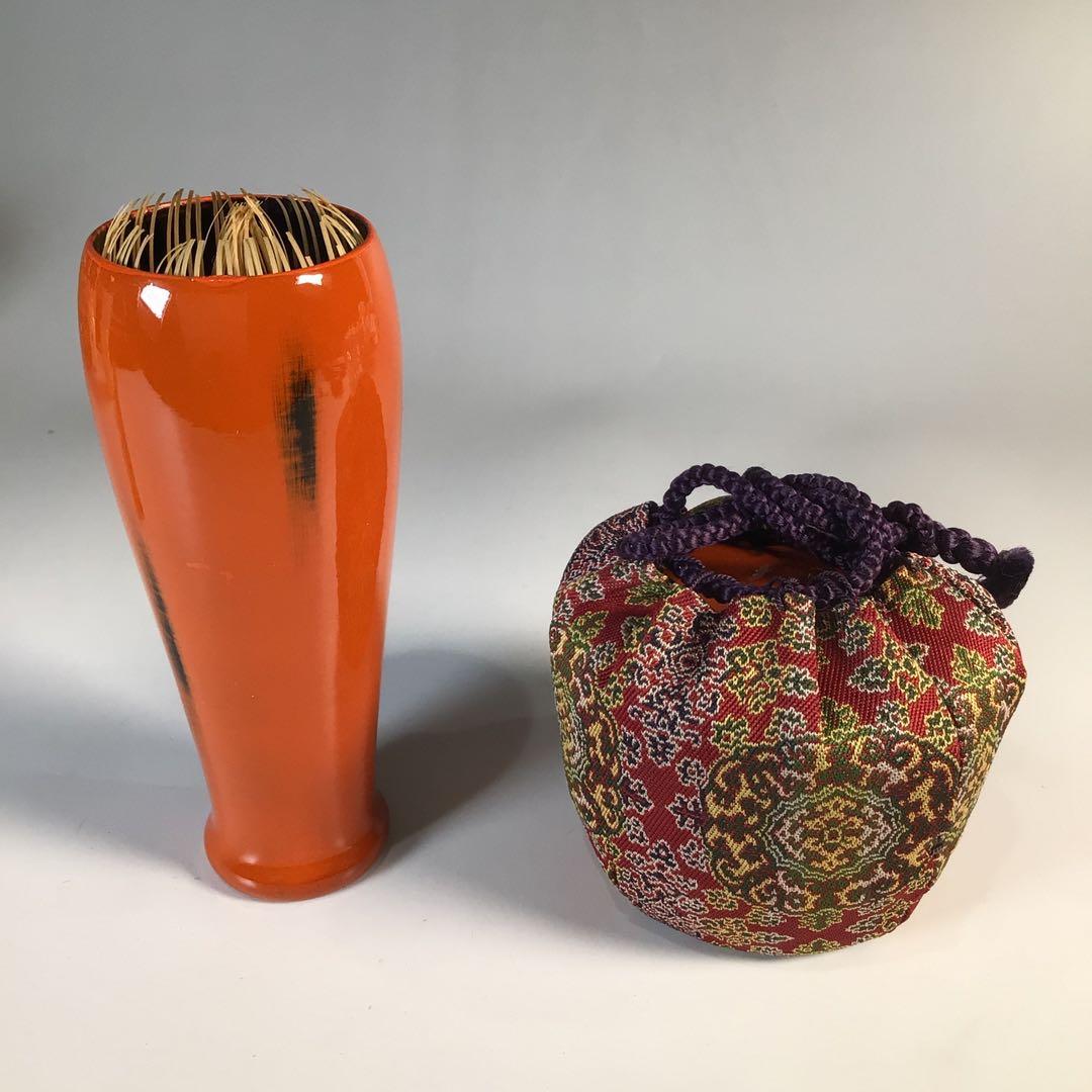 Ｍ８３２　茶箱　『溜塗』『利休形』『茶碗　棗　茶杓　茶筅　振出　茶巾筒』　茶道具