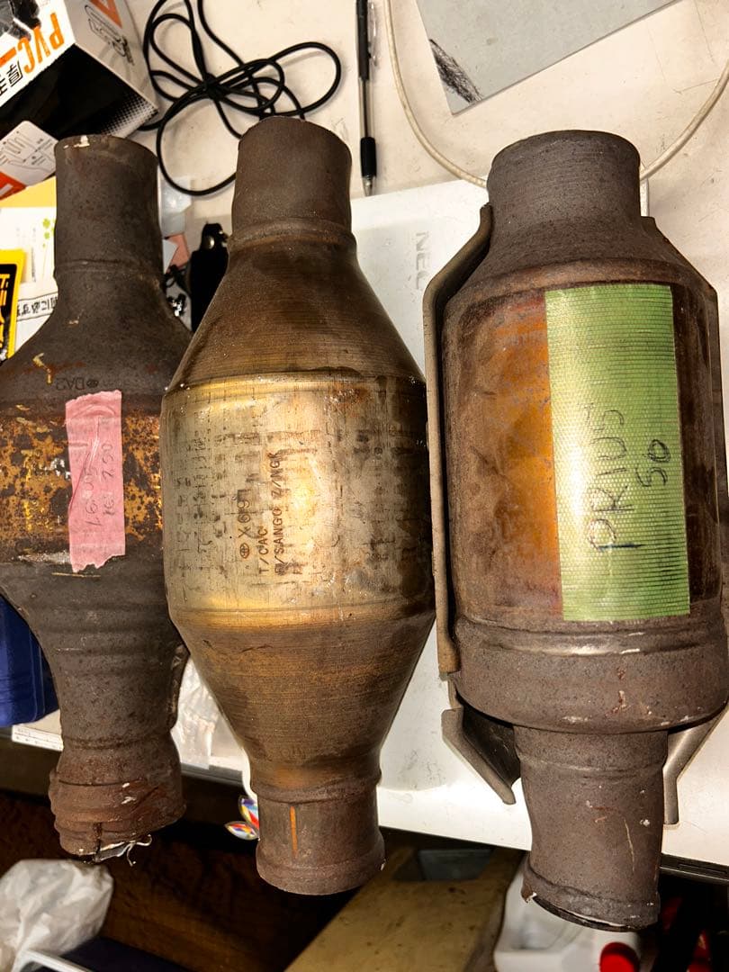 触媒　Prius50 alphard lexus is250