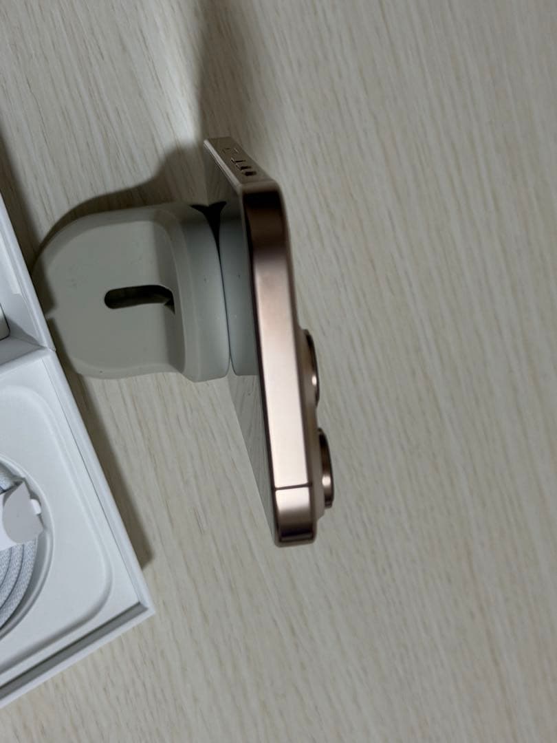 【美品】iPhone 16pro デザートチタニウム128GB