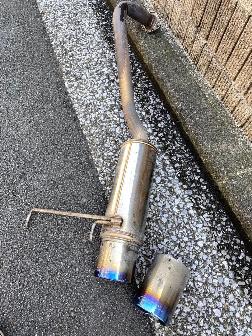 フリードGB3ロッソモデロマフラー