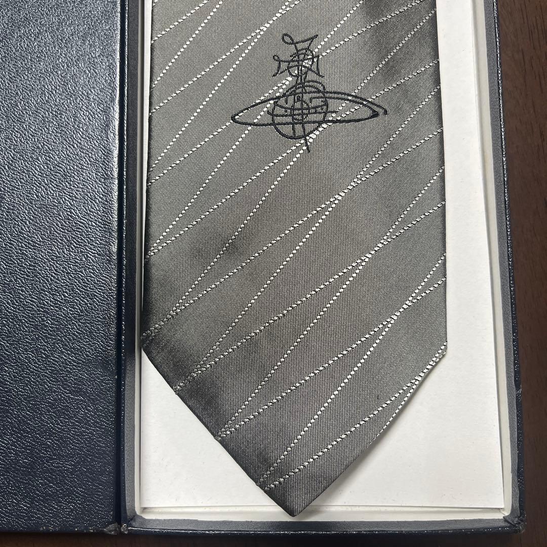 未使用タグ付　ヴィヴィアンウエストウッド　ネクタイ　グレー　オーブ柄