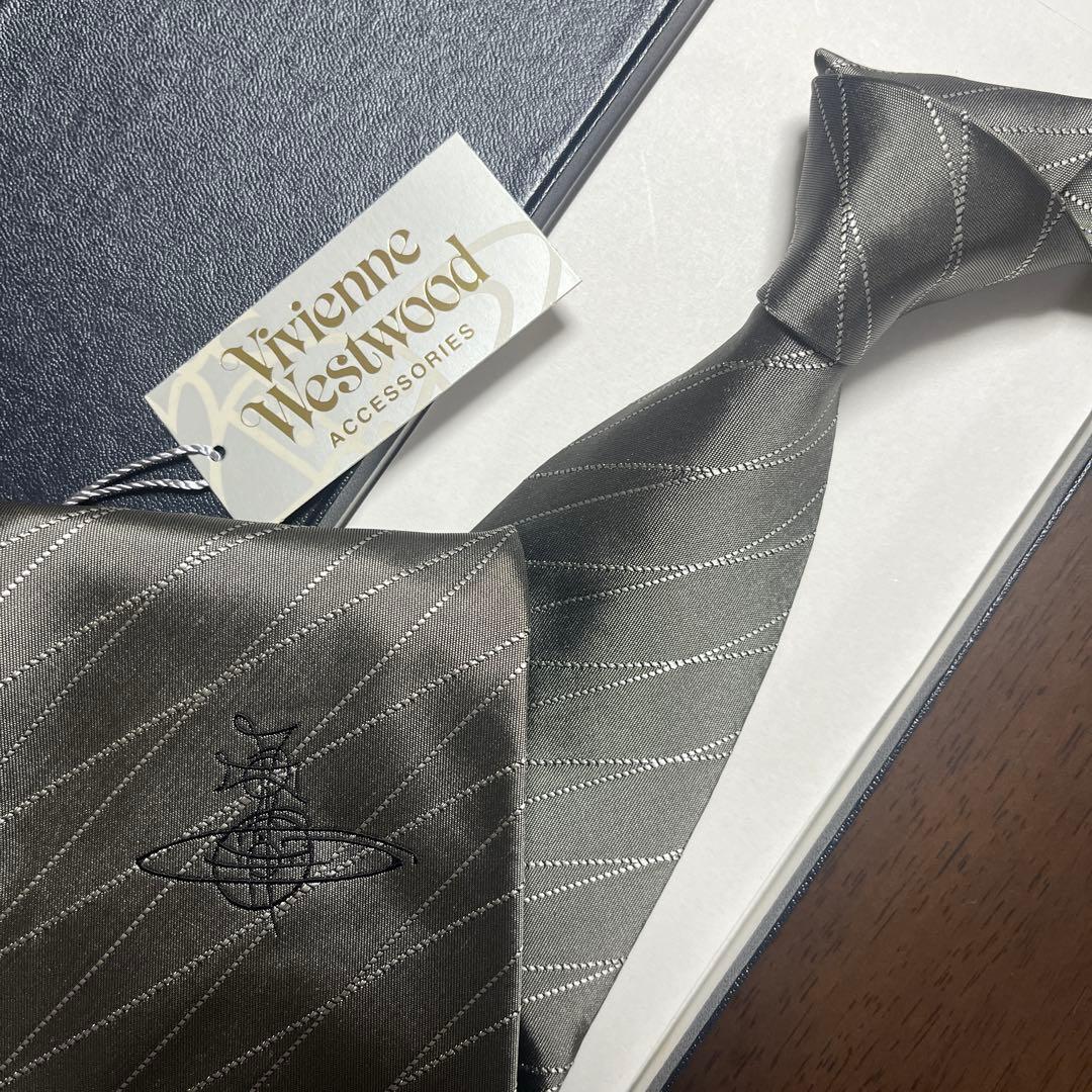 未使用タグ付　ヴィヴィアンウエストウッド　ネクタイ　グレー　オーブ柄