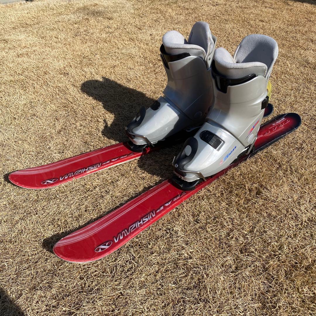 ショートスキーとブーツのセット