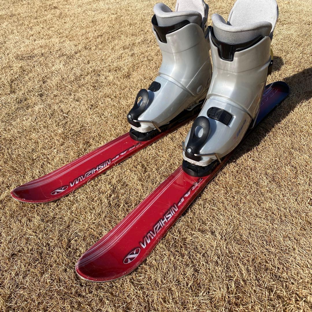 ショートスキーとブーツのセット