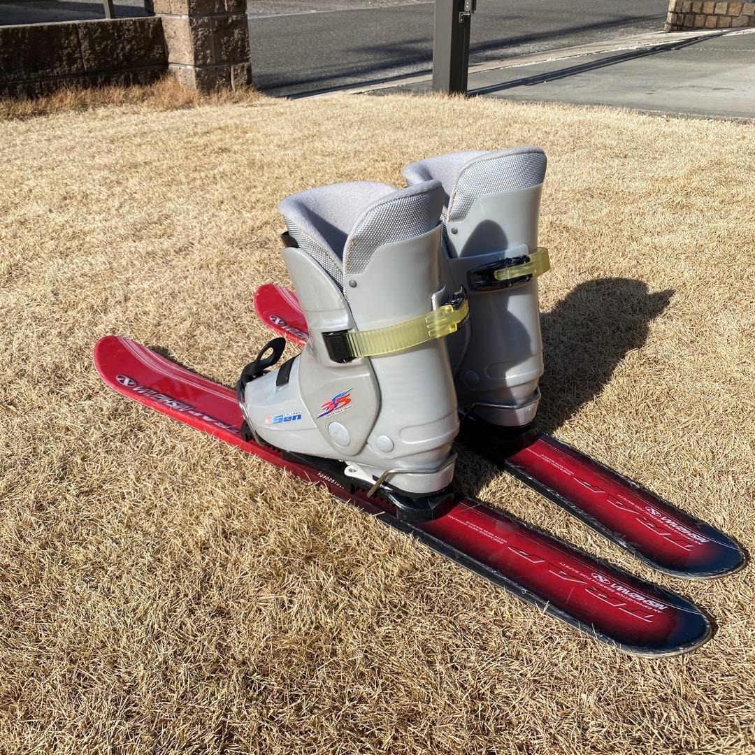 ショートスキーとブーツのセット