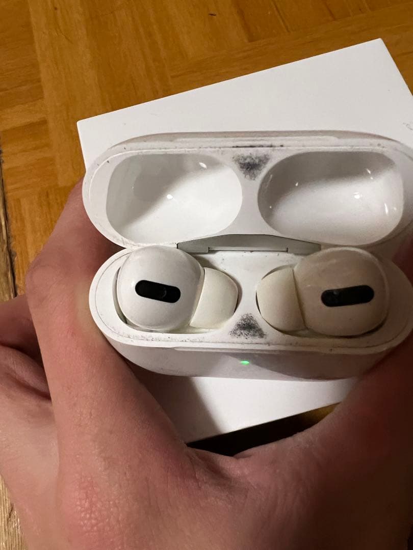 ヘッドホン AirPods Pro