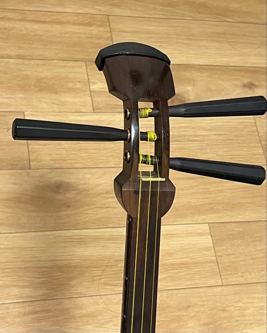 三味線本体 地歌　紫檀　ケース　スタンド付き