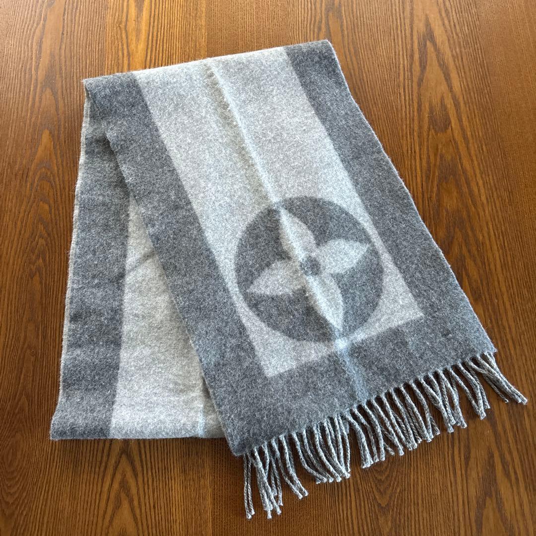 LOUIS VUITTON マフラー　ルイ・ヴィトン　エシャルプ・カーディフ