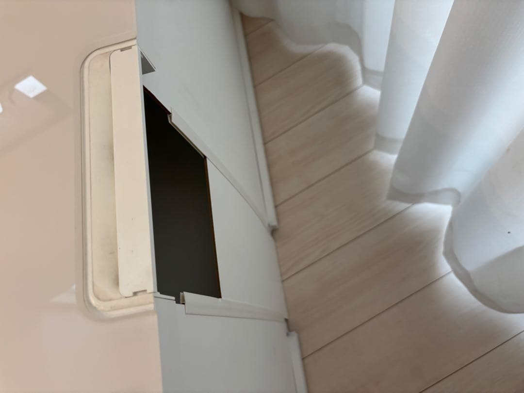 【美品】IKEA ガラス天板付　テレビ台 キャビネット　ベストー　鏡面