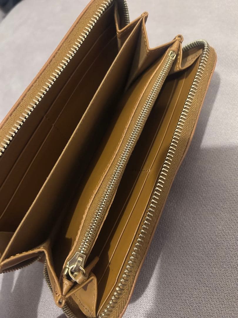 FENDI バイザウェイ　ラウンドファスナー　ブラウン 長財布 保存袋付き