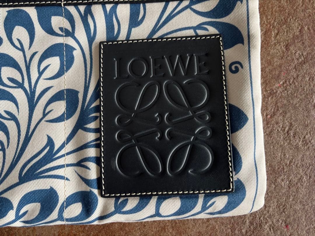 【美品】LOEWE ドローストリング ポーチ　巾着袋