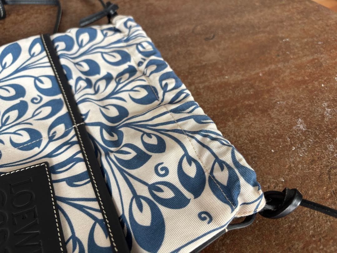 【美品】LOEWE ドローストリング ポーチ　巾着袋