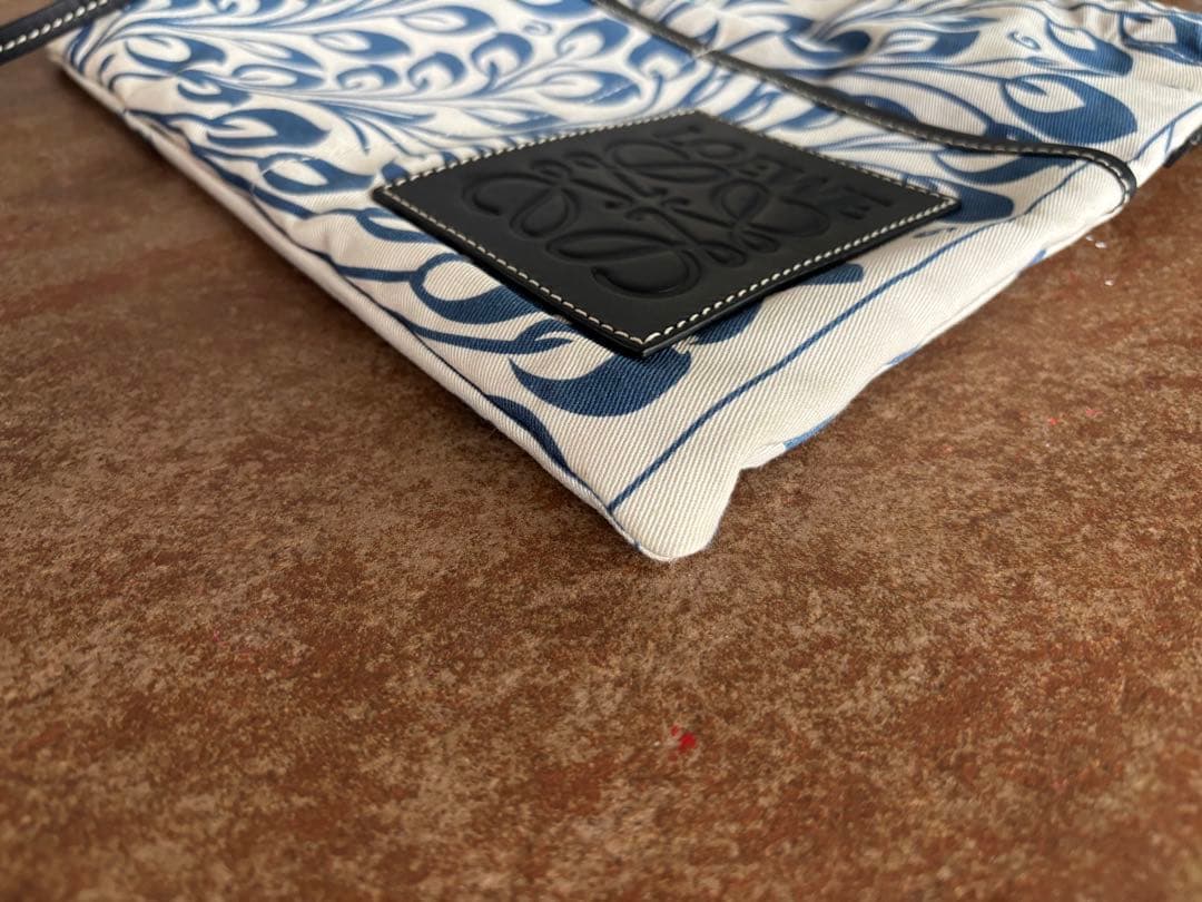 【美品】LOEWE ドローストリング ポーチ　巾着袋