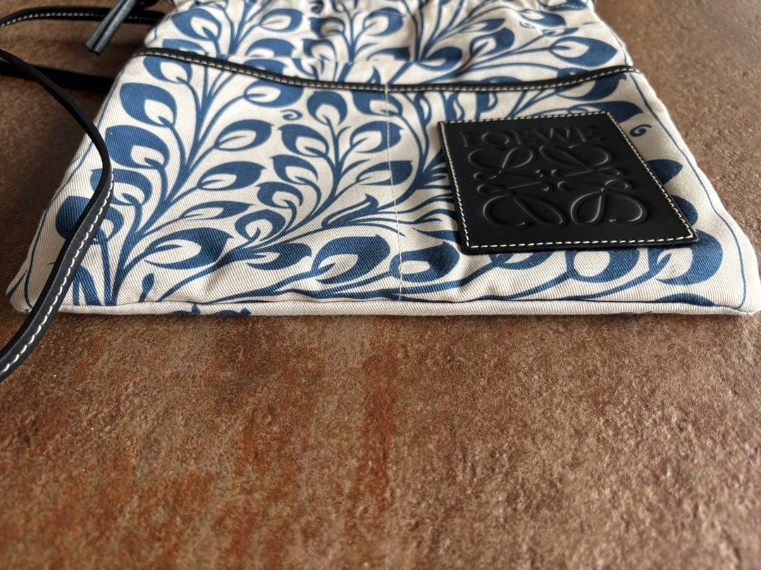 【美品】LOEWE ドローストリング ポーチ　巾着袋