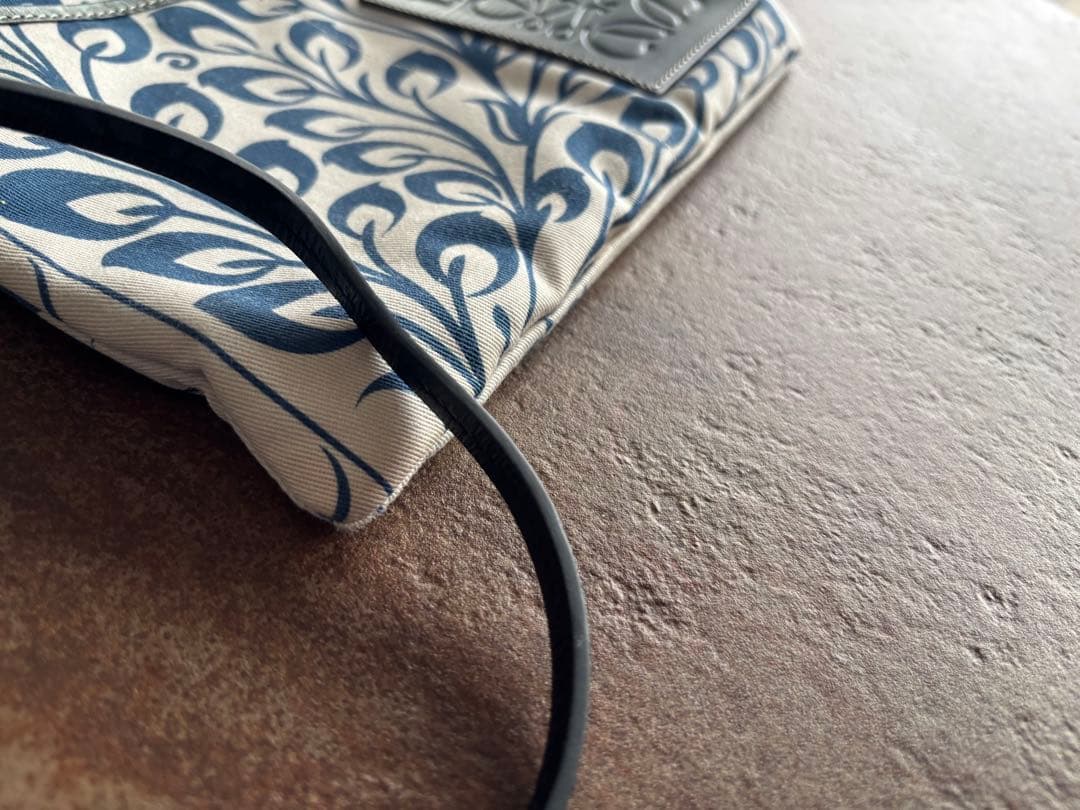 【美品】LOEWE ドローストリング ポーチ　巾着袋