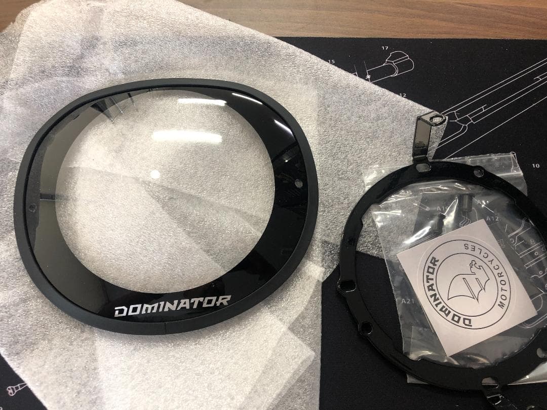 Dominator Motorcycles FXLRSTヘッドライトカバー