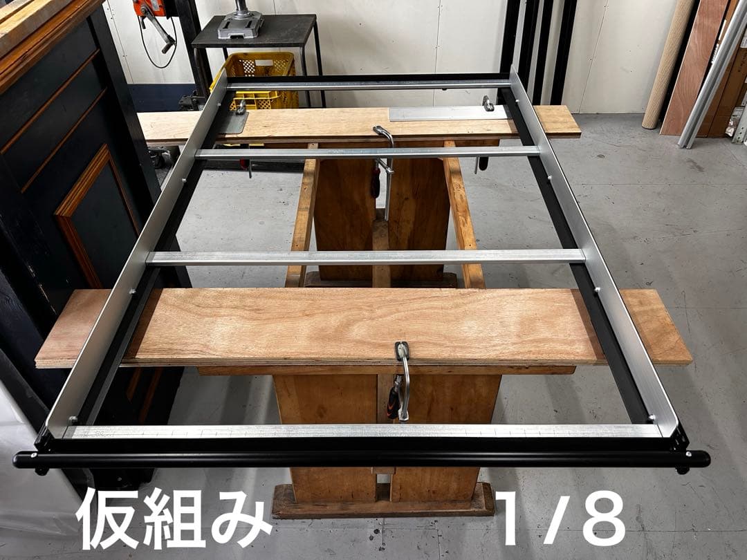 s.w.ハイエーススライドフロア引手ポール棚板フェルト無し