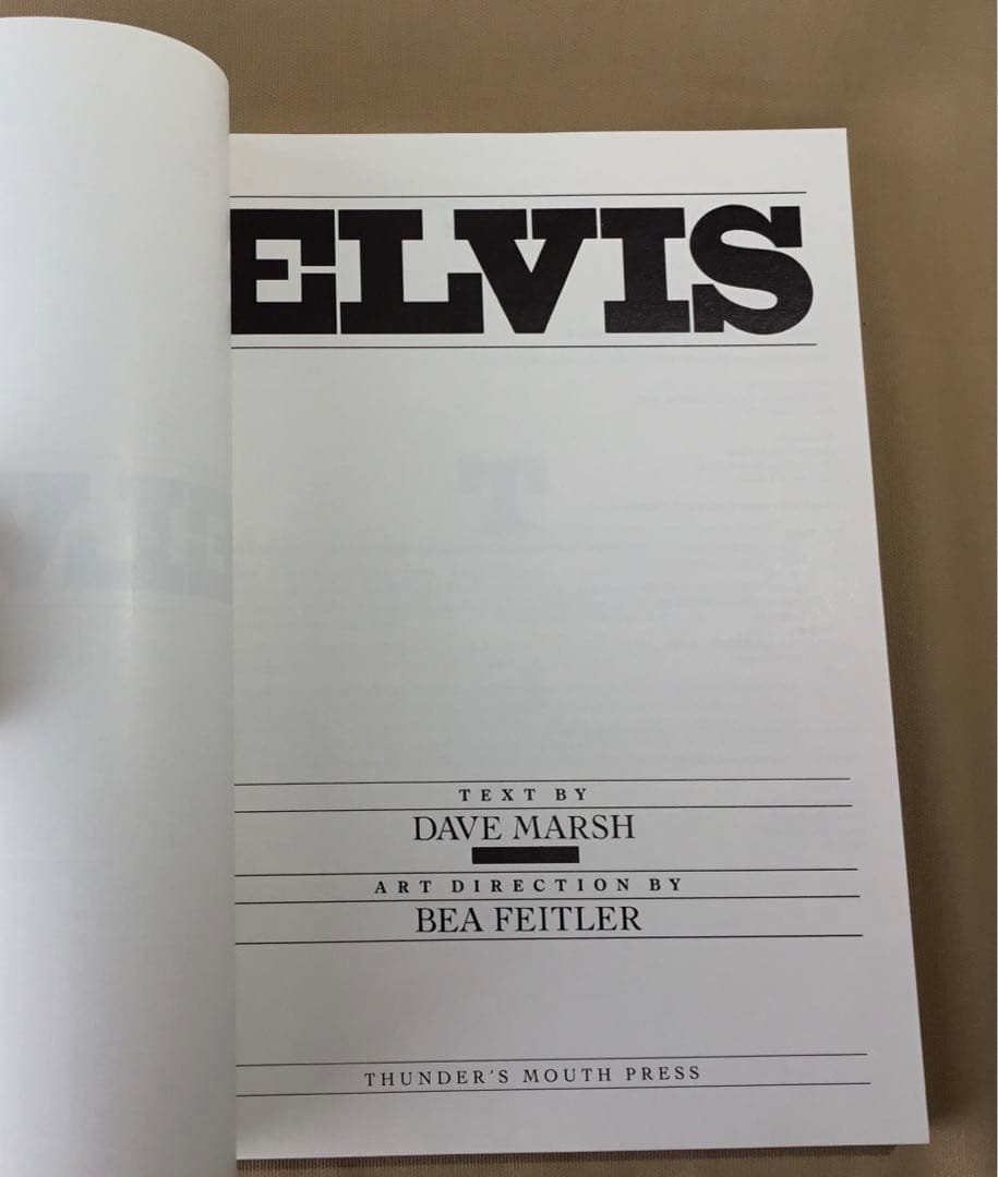 『ELVIS』エルビスプレスリー 米国製　ペーパーバック本