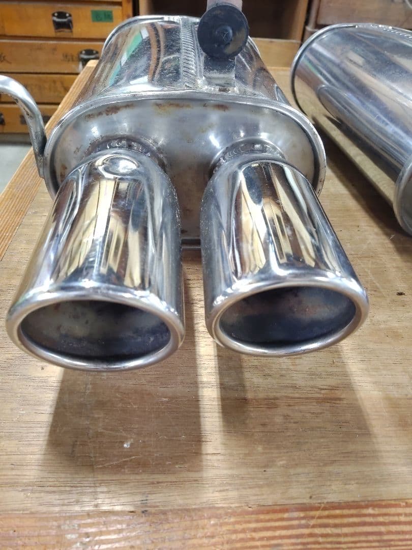 今月限定値下げ　エクストレイルDNT31 4本出しマフラー