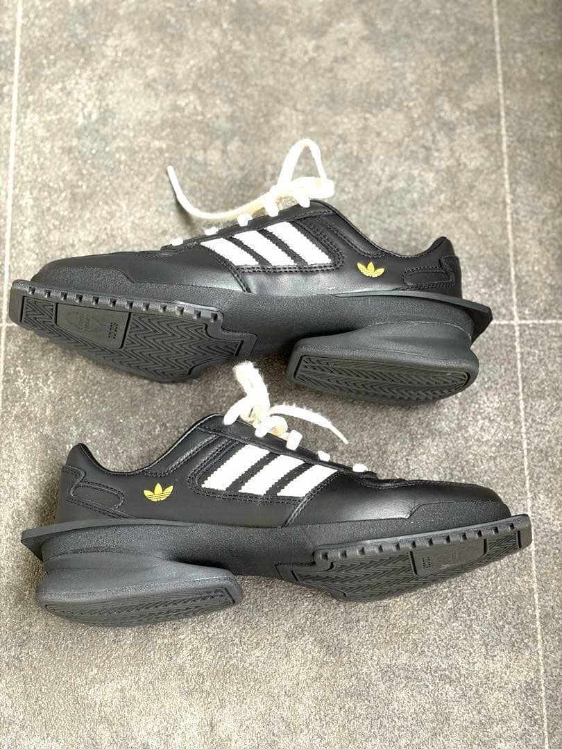 adidas FORUM SQ W 22.5cm US5.5 希少サイズ