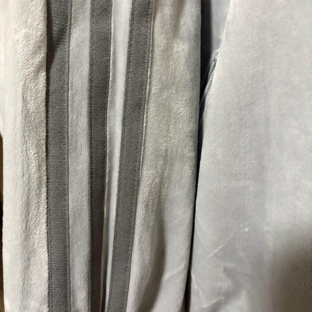 adidas originals ベロア　トラックトップス　ジャージ　グレー